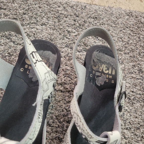 RARE DISCONTINUED HARD TO FIND Sven Comic Book Clogs 39 - Picture 3 of 14